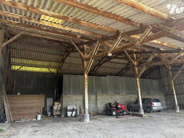 A VENDRE 56 PLOEREN, proche Vannes et Arradon, belle propriété, sur terrain + de 4 hectares + hangar