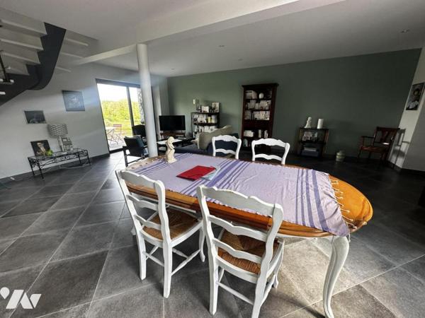 A VENDRE 56 PLOEREN, proche Vannes et Arradon, belle propriété, sur terrain + de 4 hectares + hangar