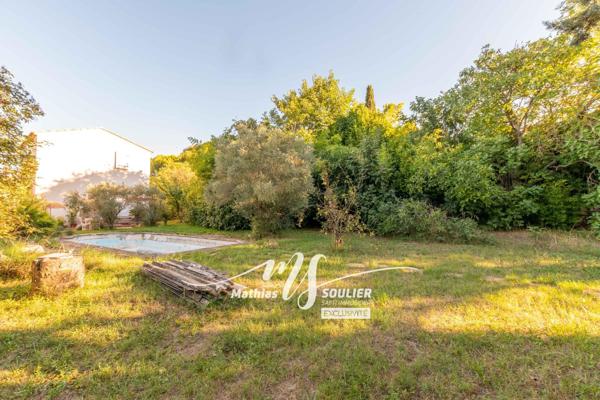 Terrain constructible de 473 m² proche du centre