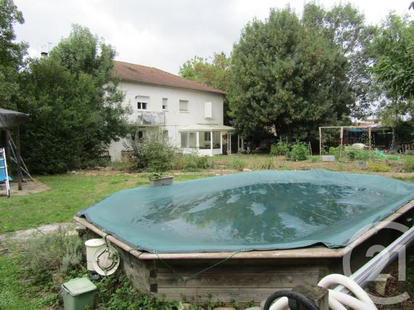 Maison à vendre  8 pièces - 204,06 m 2   BRIOUX SUR BOUTONNE  - 79