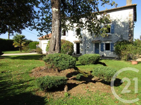 Maison à vendre  8 pièces - 204,06 m 2   BRIOUX SUR BOUTONNE  - 79