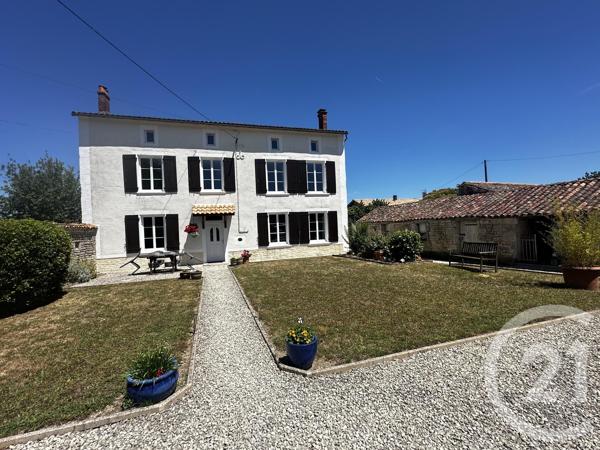 Maison à vendre  8 pièces - 204,06 m 2   BRIOUX SUR BOUTONNE  - 79