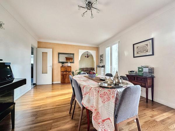 Maison Nantes 5 chambres+1 bureau- 200 m2 environ -MAISON FAMILIALE-PROCE,  
Nantes 44100