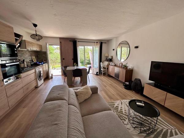 Appartement à LE PLAN-DE-LA-TOUR, 83120 - 2 pièces 46m²