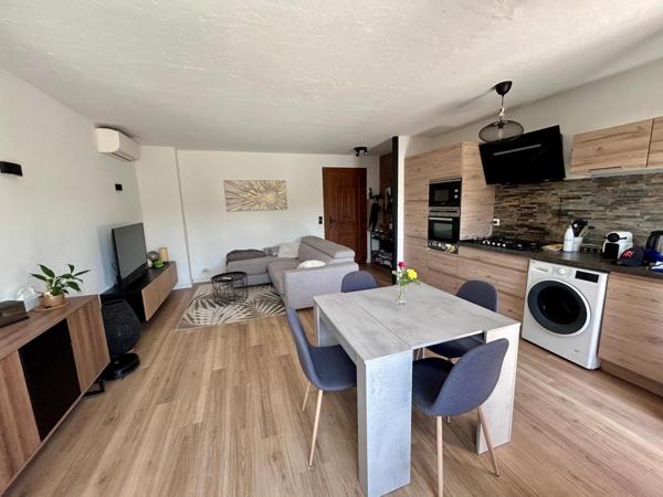 Appartement à LE PLAN-DE-LA-TOUR, 83120 - 2 pièces 46m²