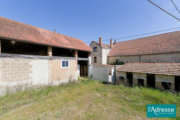 GRANGE 176 m2 au sol sur un terrain de 483 m2.