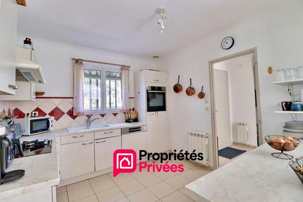 Uzès, 5km, Villa sur terrain arboré