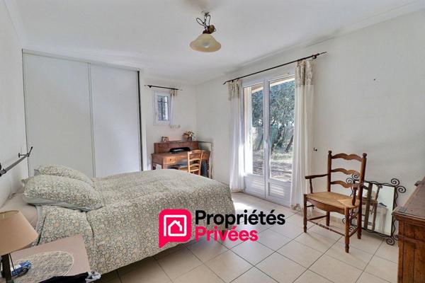 Uzès, 5km, Villa sur terrain arboré