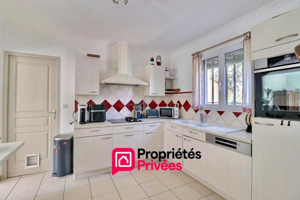 Uzès, 5km, Villa sur terrain arboré