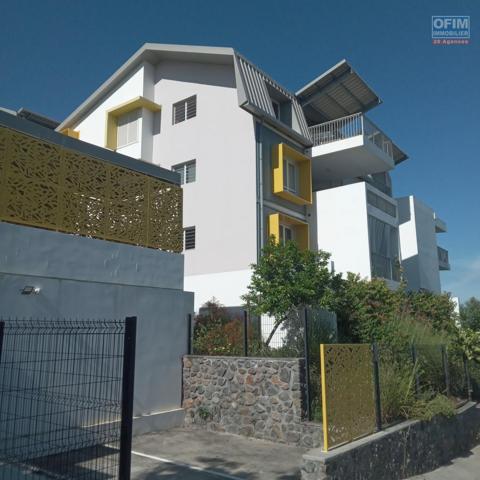 A vendre un Appartement T2 très spacieux avec une belle vue mer à LA PLAINE SAINT-PAUL