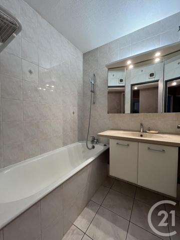 Appartement F5 à vendre  5 pièces - 97,69 m2 ELANCOURT - 78