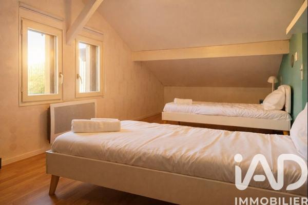 Maison à vendre 10 pièces 197 m² Saint-Jorioz