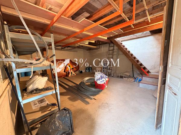 Maison
                                                                                                                                                                                                                                                                                                                        6 pièce(s)                                                                                                                                                                                                          3 chambre(s)                                                                                                                                                                                                          90  m²