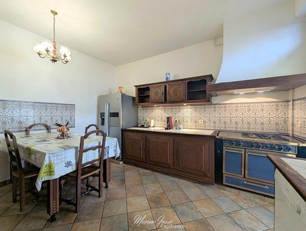 Lourdes – Maison de caractère style basque, modulable, idéale pour un projet familial ou locatif.