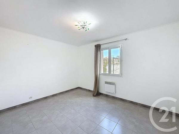 Maison à vendre  4 pièces - 91,50 m 2   CHATEAURENARD  - 13