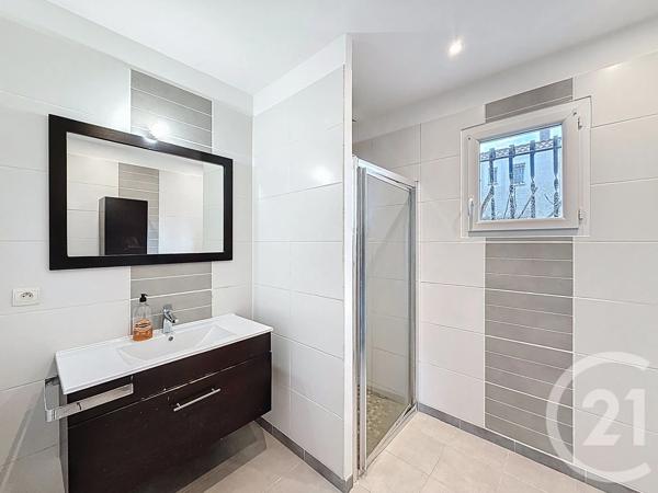 Maison à vendre  4 pièces - 91,50 m 2   CHATEAURENARD  - 13