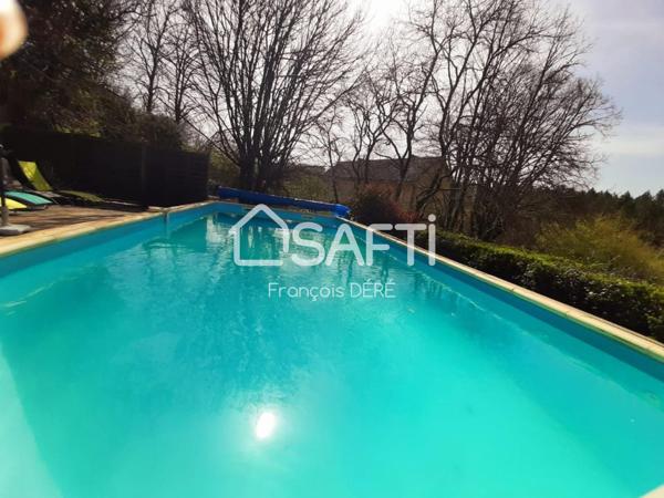 Plongez au coeur du Périgord noir avec cette grande propriété familiale avec piscine.
