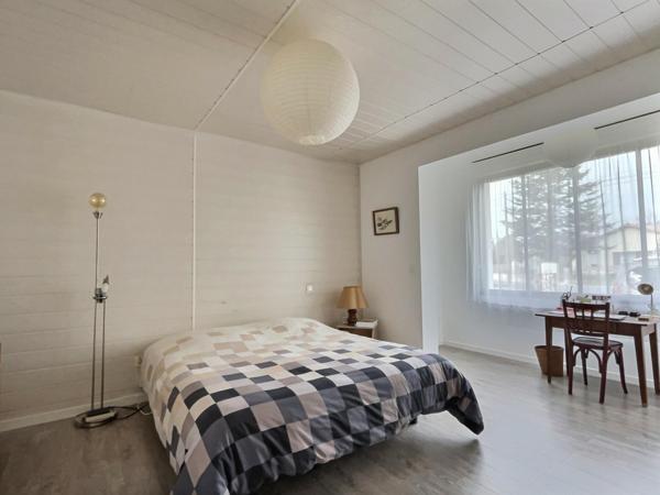 MAISON 3 CHAMBRES AVEC GARAGE ET GRAND TERRAIN SUR COUTRAS