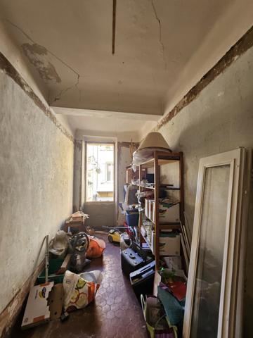Studio
                                                                                                                                                                                                                                                                                                                        1 pièce(s)                                                                                                                                                                                                                                                                                                                              27  m²