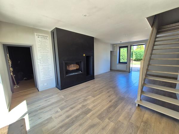 Maison spacieuse à vendre à Péronnas - 5 chambres et jardin