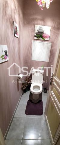 Quartier résidentiel maison non mitoyenne sur ssol