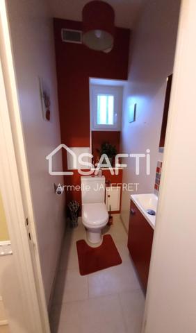 Quartier résidentiel maison non mitoyenne sur ssol