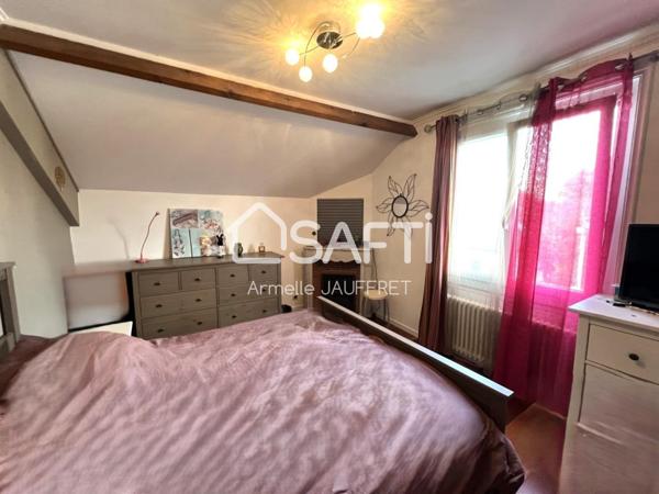 Quartier résidentiel maison non mitoyenne sur ssol