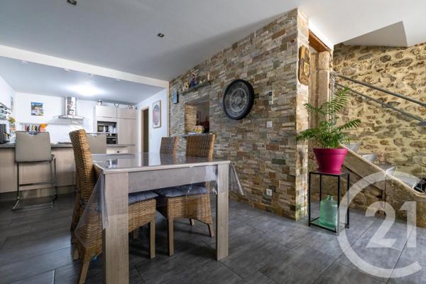 Maison à vendre  6 pièces - 173,15 m 2   GIGNAC  - 34
