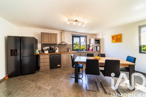 Maison à vendre 11 pièces 309 m² Saint-Pierre