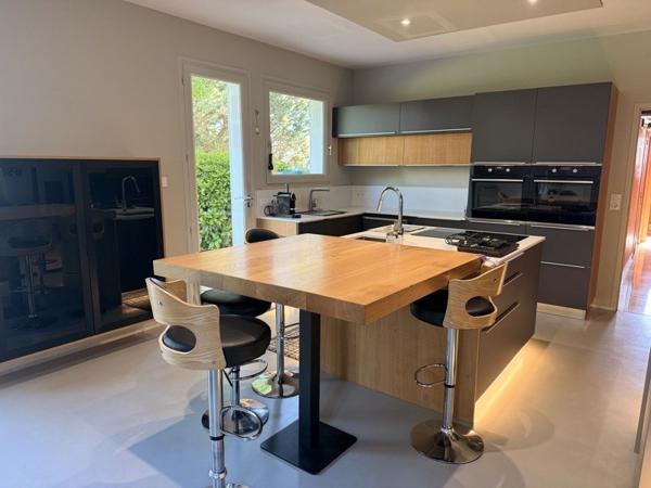 Maison à vendre |  Chambray-lès-Tours |  11 pièces | 264 m²