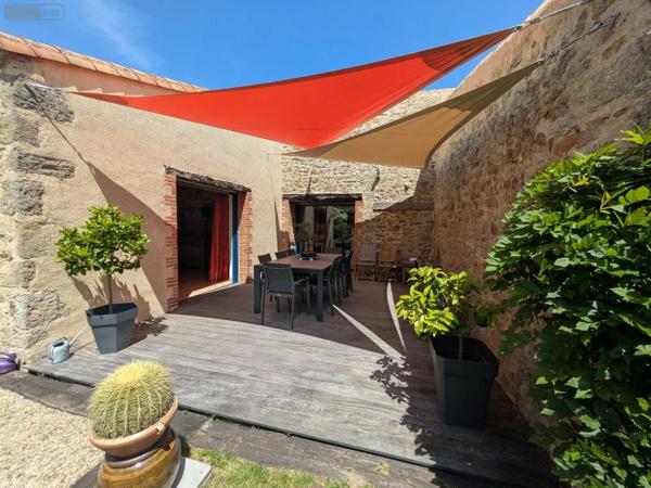 Achat - Propriété Les Herbiers 85500 9 pièces 258 m 2 1521 m 2