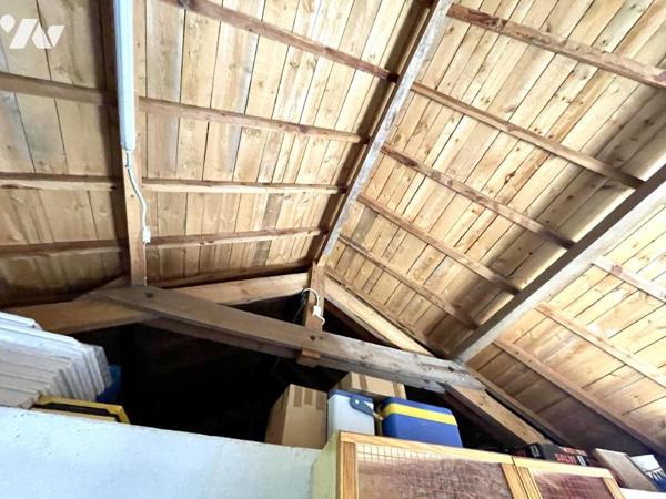 VENTE : CHARME AUTHENTIQUE EN LOZÈRE – CORPS DE FERME RÉNOVÉ AVEC VUE SUR LA MARGERIDE