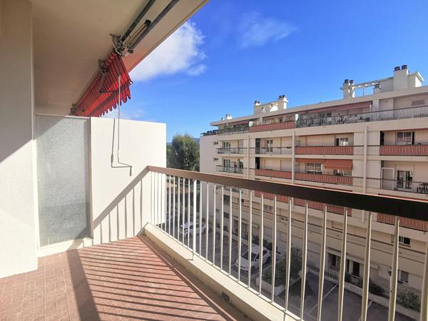 RESIDENCES DE FRANCE : SPACIEUX 3 PIECES AVEC PISCINE ET TENNIS