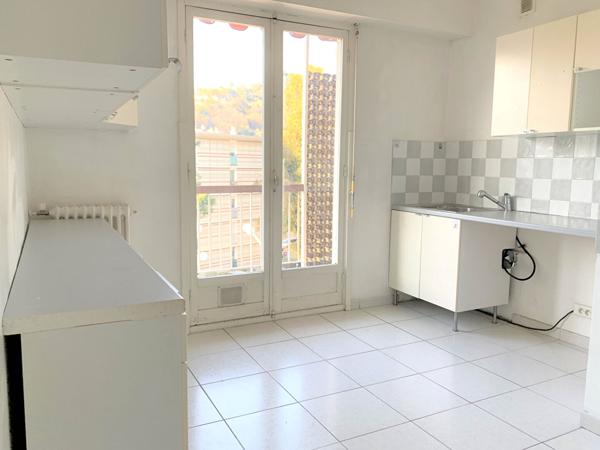 RESIDENCES DE FRANCE : SPACIEUX 3 PIECES AVEC PISCINE ET TENNIS