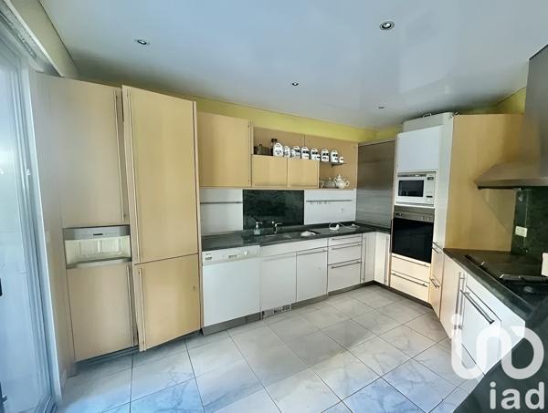 Pavillon 7 pièces de 178 m² à Lens (62300)