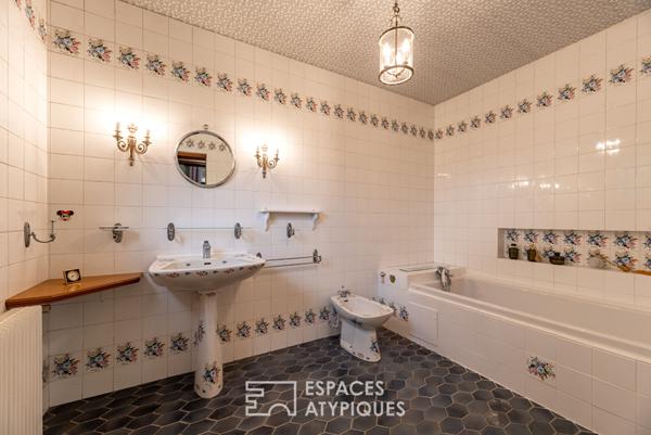 Demeure familiale dans un écrin verdoyant avec dépendance