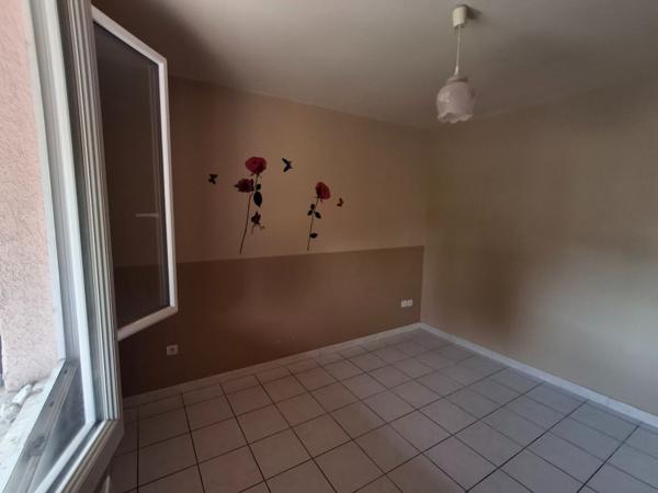 BEDARIEUX Villa de plain-pied avec garage et deux tersasses