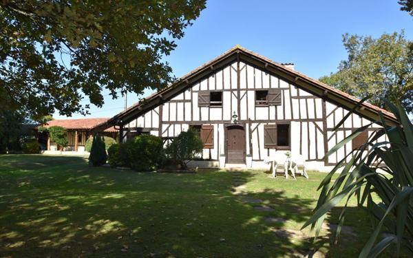 Maison à vendre    5 pièces •  Bahus-Soubiran