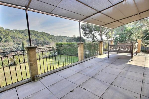 Aix-en-Provence (13100) Authentique bastide rénovée entièrement, avec vue , psicine, à pied centre ville