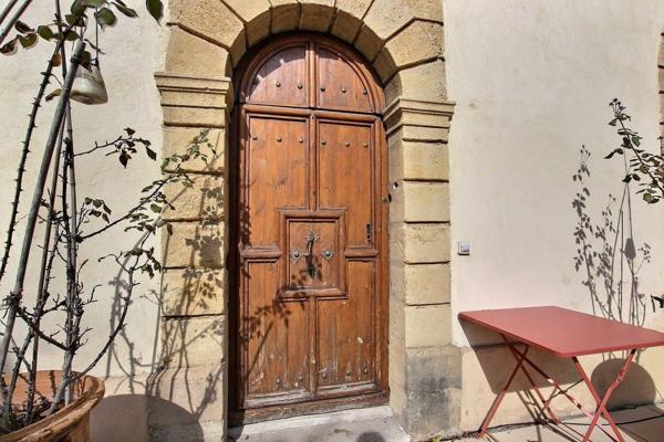 Aix-en-Provence (13100) Authentique bastide rénovée entièrement, avec vue , psicine, à pied centre ville