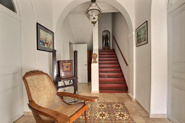 Aix-en-Provence (13100) Authentique bastide rénovée entièrement, avec vue , psicine, à pied centre ville