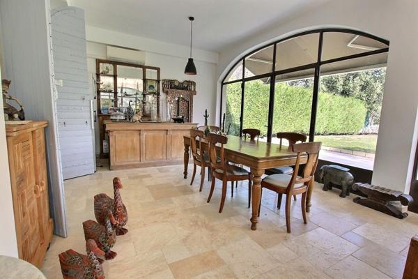 Aix-en-Provence (13100) Authentique bastide rénovée entièrement, avec vue , psicine, à pied centre ville