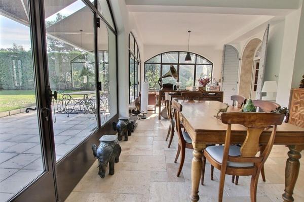 Aix-en-Provence (13100) Authentique bastide rénovée entièrement, avec vue , psicine, à pied centre ville