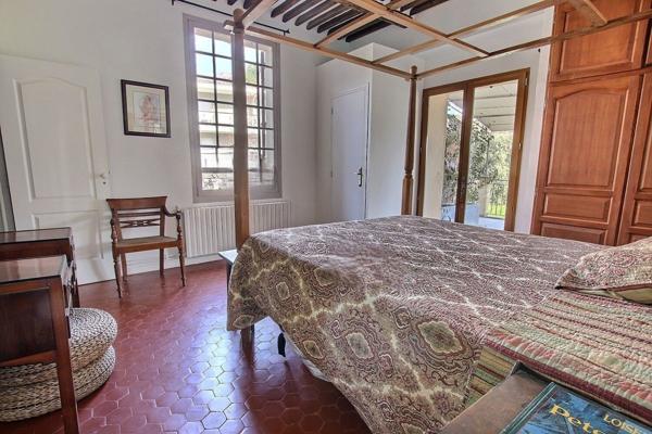 Aix-en-Provence (13100) Authentique bastide rénovée entièrement, avec vue , psicine, à pied centre ville