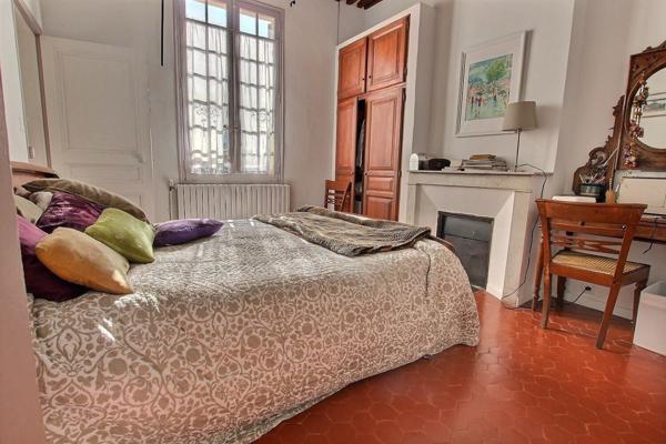 Aix-en-Provence (13100) Authentique bastide rénovée entièrement, avec vue , psicine, à pied centre ville