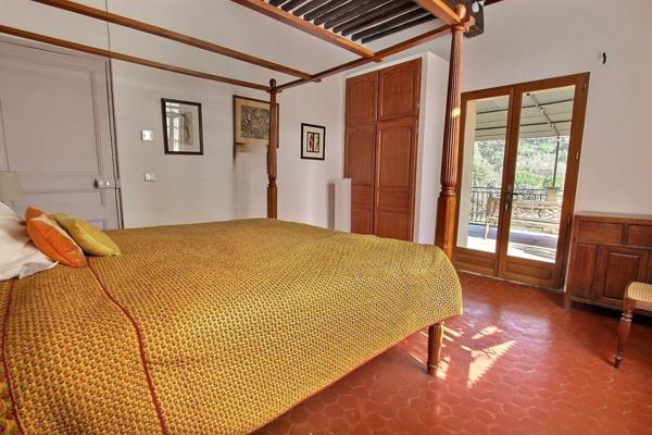 Aix-en-Provence (13100) Authentique bastide rénovée entièrement, avec vue , psicine, à pied centre ville