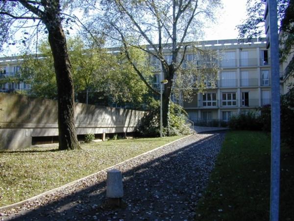 A vendre Apt Rennes Sud Landrel – T4 traversant rénové avec vue dégagée sur espaces verts – métro à pied