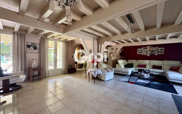 Maison à vendre    8 pièces •  Les Mathes