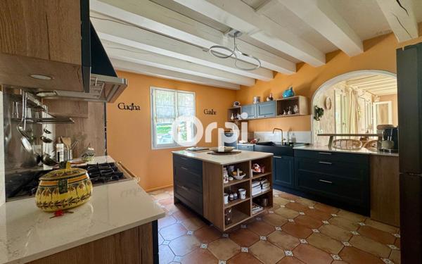 Maison à vendre    8 pièces •  Les Mathes