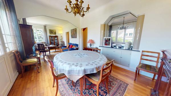 RIVE GAUCHE - Maison 7 pièces avec beau jardin